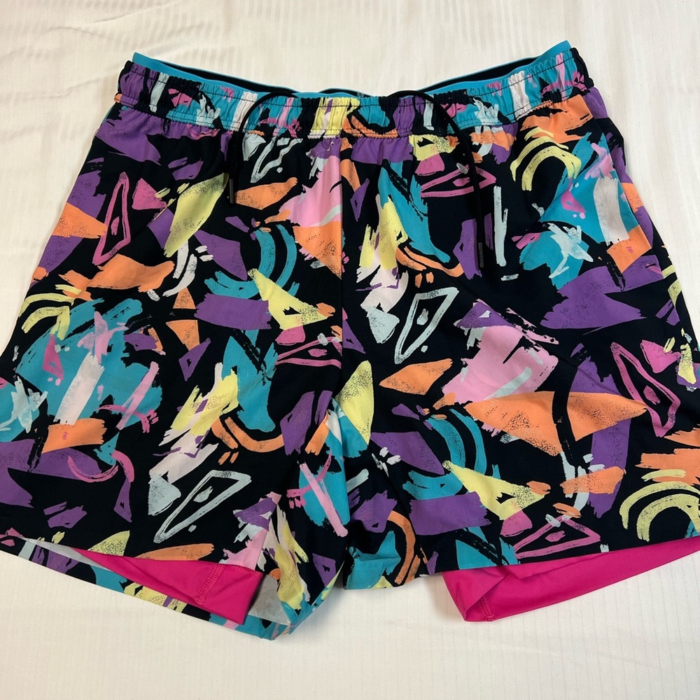 Chubbies lined swim trunks 5.5” classic stretch w/built in boxer briefs (Size L)